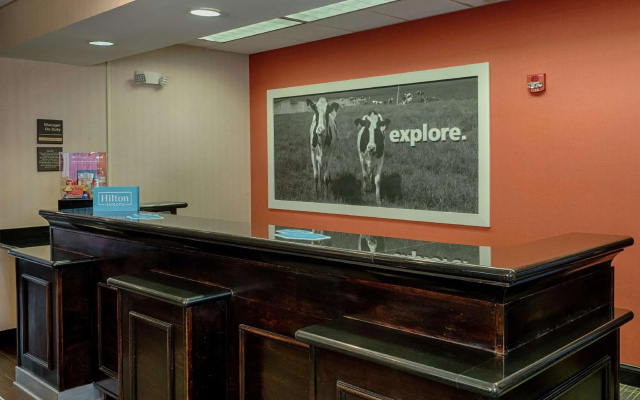 photo 2 of Hampton Inn Spring Lake Fayetteville