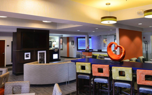 photo 3 of Hampton Inn Springfield