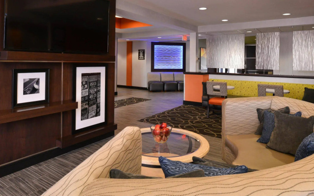 photo 4 of Hampton Inn Springfield