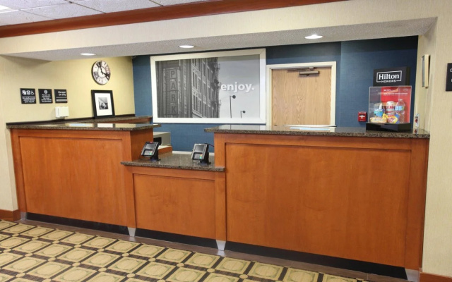 photo 2 of Hampton Inn St. Louis/Westport