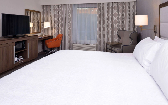 photo 4 of Hampton Inn & Suites Albany-East Greenbush