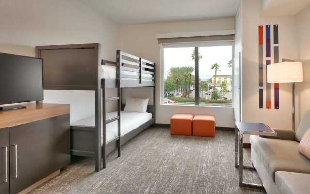 photo 5 of Hampton Inn  & Suites Anaheim Resort Convention Center