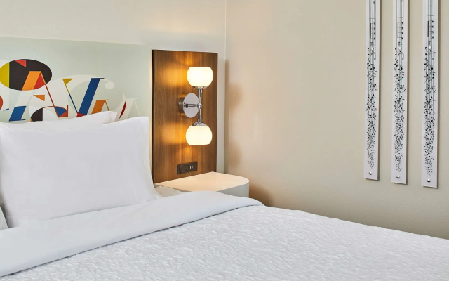 photo 5 of Hampton Inn & Suites Atlanta Midtown