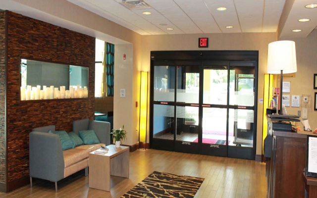 photo 2 of Hampton Inn & Suites Bartonsville