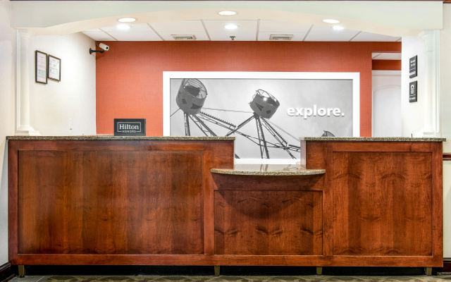 photo 2 of Hampton Inn & Suites Bethlehem
