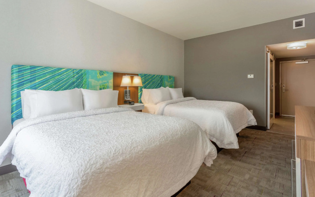 photo 4 of Hampton Inn & Suites Burlington