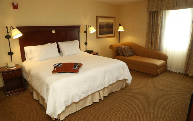 photo 4 of Hampton Inn & Suites Burlington