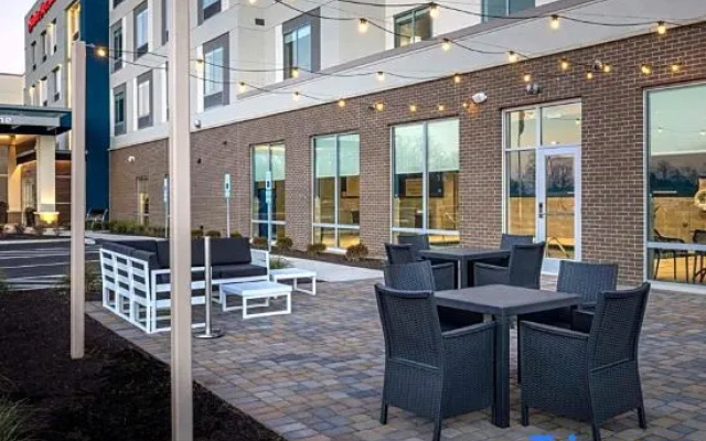 photo 4 of Hampton Inn  Suites by Hilton Cincinnati West