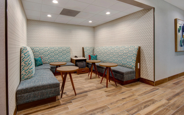 photo 2 of Hampton Inn & Suites Ontario Rancho Cucamonga