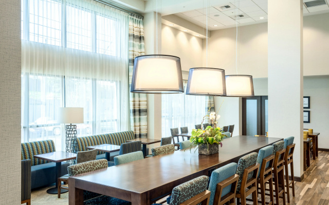 photo 3 of Hampton Inn & Suites by Hilton Seattle/Northgate