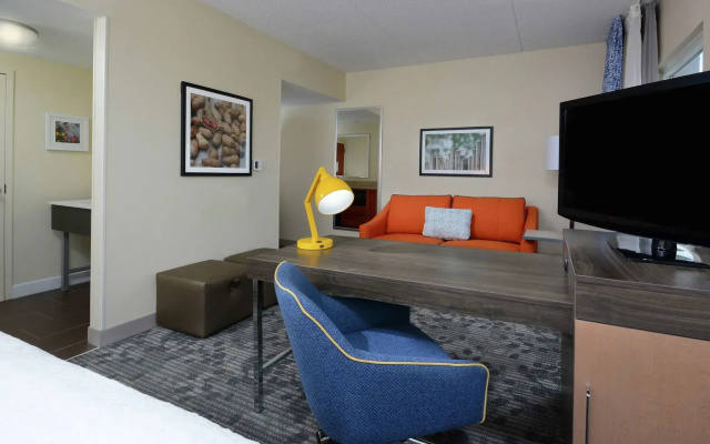 photo 5 of Hampton Inn & Suites Clinton