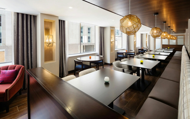 photo 5 of Hampton Inn & Suites Dallas Downtown