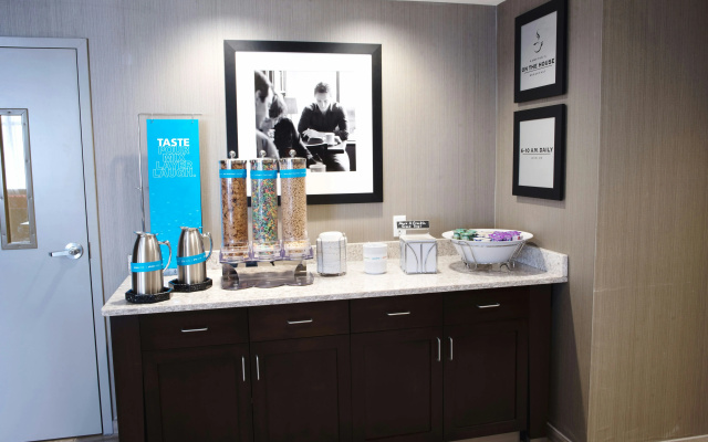 photo 5 of Hampton Inn & Suites Des Moines/Urbandale