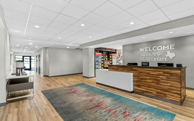 photo 2 of Hampton Inn & Suites Farmers Branch Dallas