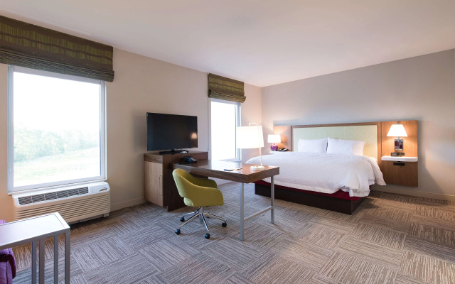 photo 3 of Hampton Inn & Suites Fayetteville