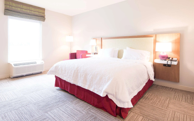 photo 4 of Hampton Inn & Suites Fayetteville
