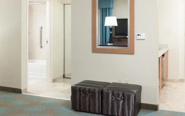 photo 5 of Hampton Inn & Suites Forest Park