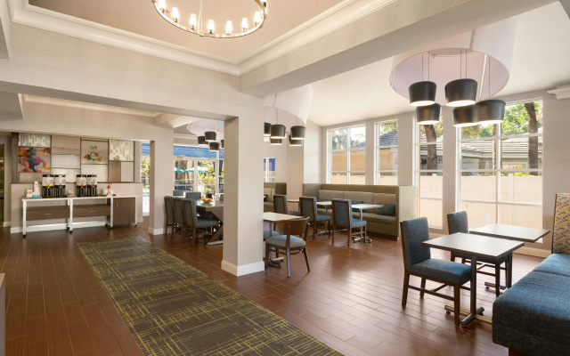 photo 2 of Hampton Inn & Suites Ft. Lauderdale Arpt/South Cruise Port