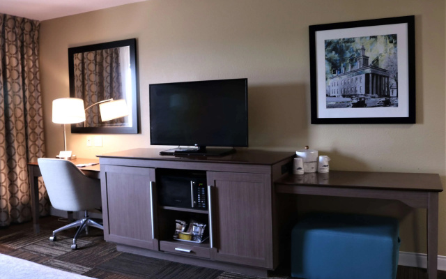 photo 5 of Hampton Inn & Suites Fremont