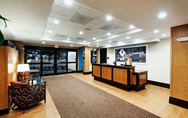 photo 2 of Hampton Inn & Suites by Hilton Houston North IAH