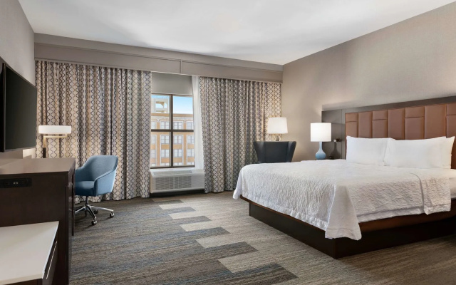 photo 3 of Hampton Inn & Suites Kansas City Downtown Crossroads