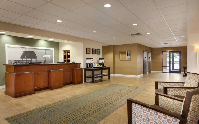 photo 2 of Hampton Inn & Suites Largo