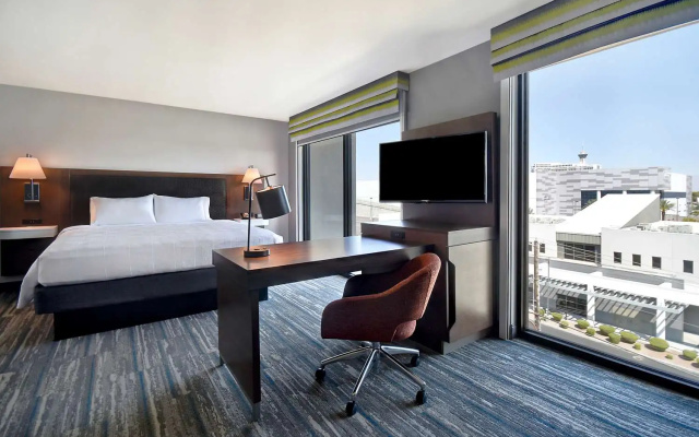 photo 3 of Hampton Inn & Suites Las Vegas Convention Center - No Resort Fee