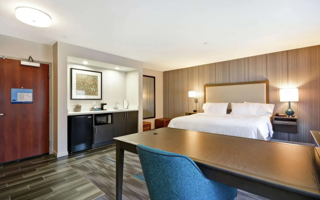 photo 2 of Hampton Inn & Suites Los Angeles Burbank Airport