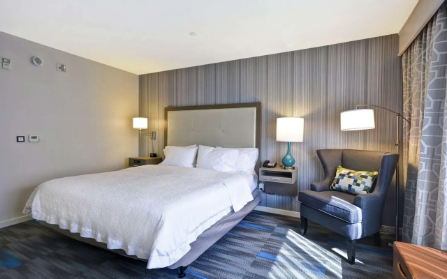 photo 3 of Hampton Inn & Suites Los Angeles Burbank Airport