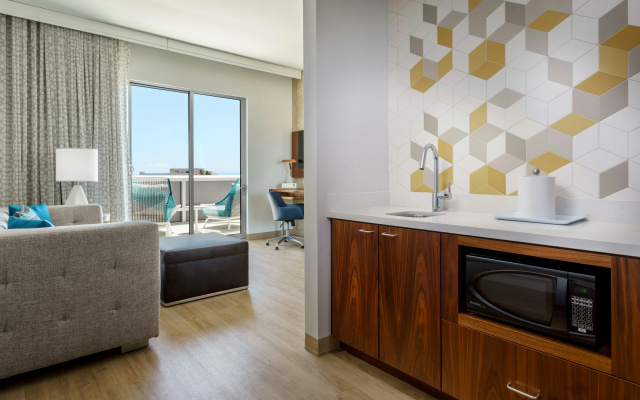 photo 4 of Hampton Inn & Suites Santa Monica