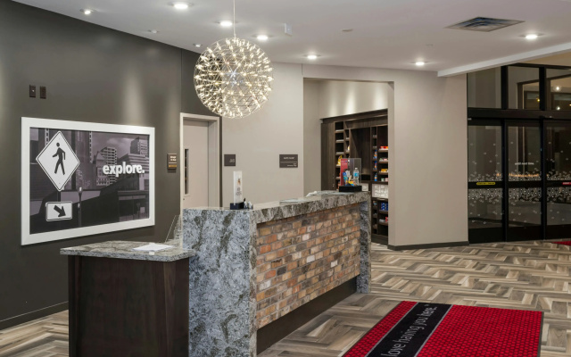 photo 2 of Hampton Inn & Suites Minneapolis University Area