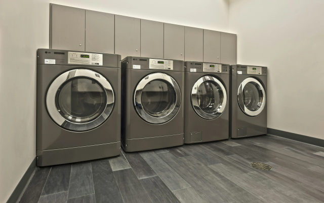 photo 4 of Hampton Inn & Suites Minneapolis University Area