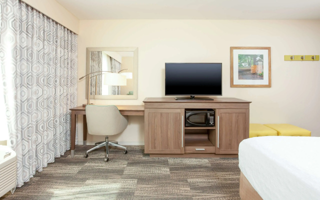 photo 4 of Hampton Inn & Suites Niles/Warren