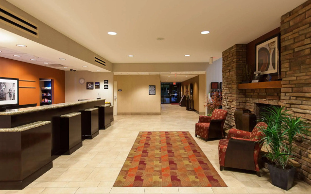 photo 2 of Hampton Inn & Suites Phoenix Chandler-Fashion Center AZ