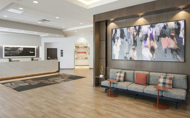 photo 4 of Hampton Inn & Suites Phoenix Downtown
