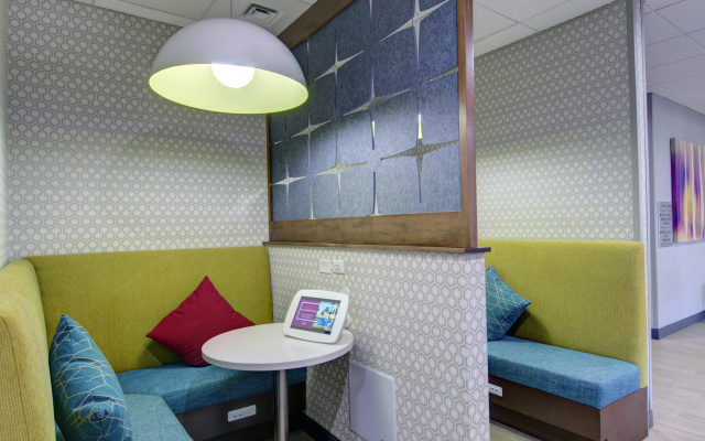 photo 4 of Hampton Inn & Suites Portland West