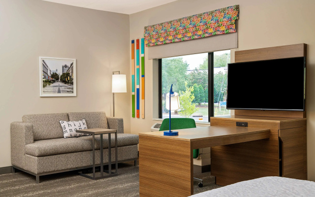 photo 3 of Hampton Inn & Suites Raleigh Midtown