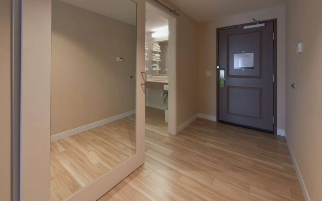 photo 3 of Hampton Inn & Suites Seattle/Redmond