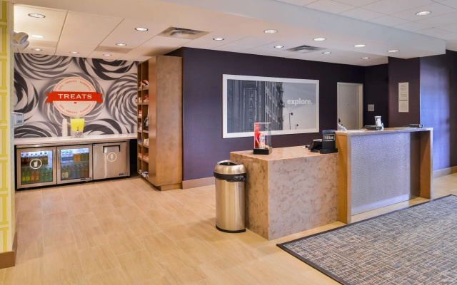 photo 4 of Hampton Inn & Suites St. Paul Oakdale/Woodbury