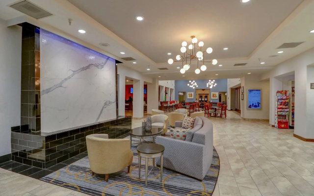 photo 2 of Hampton Inn Tropicana