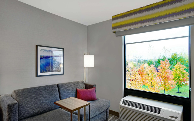 photo 5 of Hampton Inn Utica