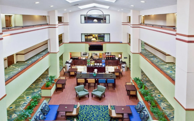 photo 2 of Hampton Inn Valdosta/Lake Park Area