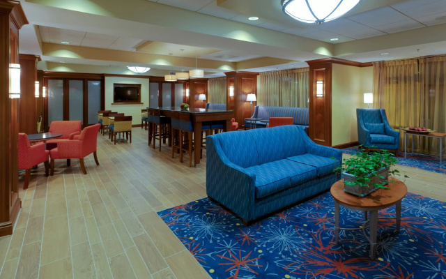 photo 2 of Hampton Inn Warrenton