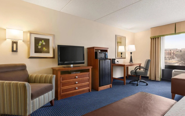 photo 4 of Hampton Inn Warrenton