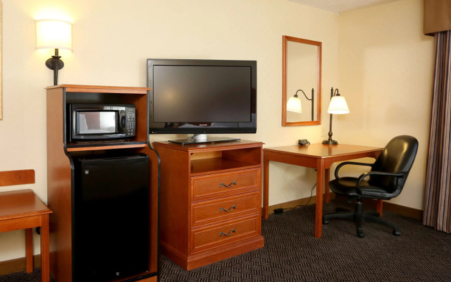 photo 5 of Hampton Inn Waterloo Cedar Valley