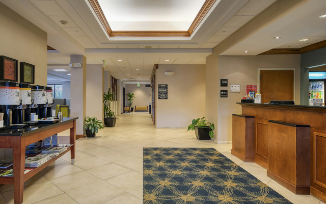 photo 2 of Hampton Inn Wilmington - University Area/Smith Creek Station