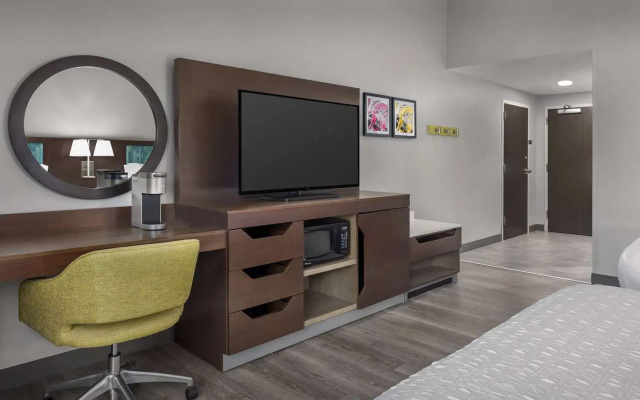 photo 4 of Hampton Inn Birmingham I-65/Lakeshore Drive
