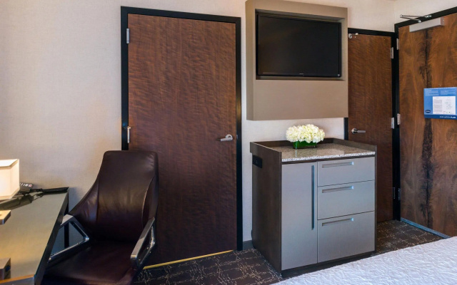 photo 5 of Hampton Inn San Francisco Downtown/Convention Center
