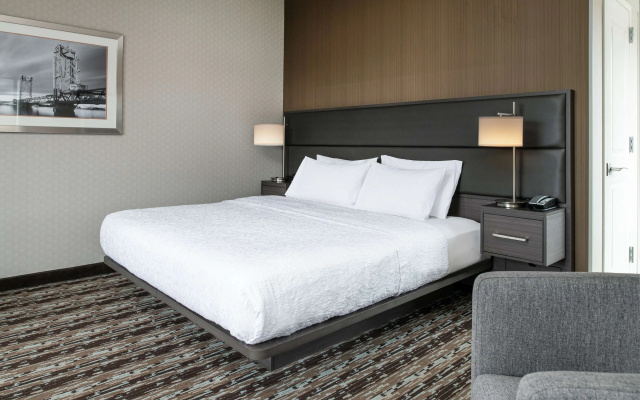 photo 4 of Hampton Inn & Suites Portsmouth Downtown