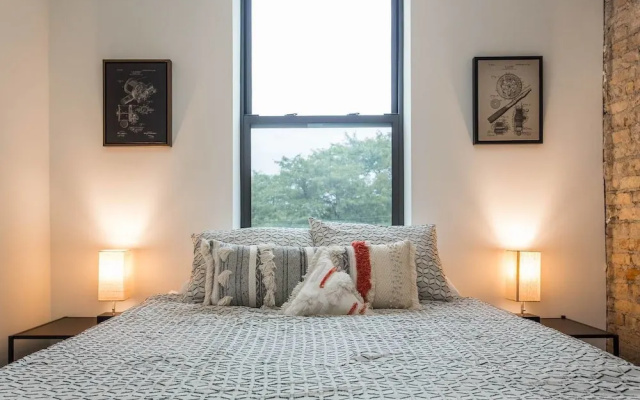 photo 3 of Handsome Mccormick 3bd-2ba Loft